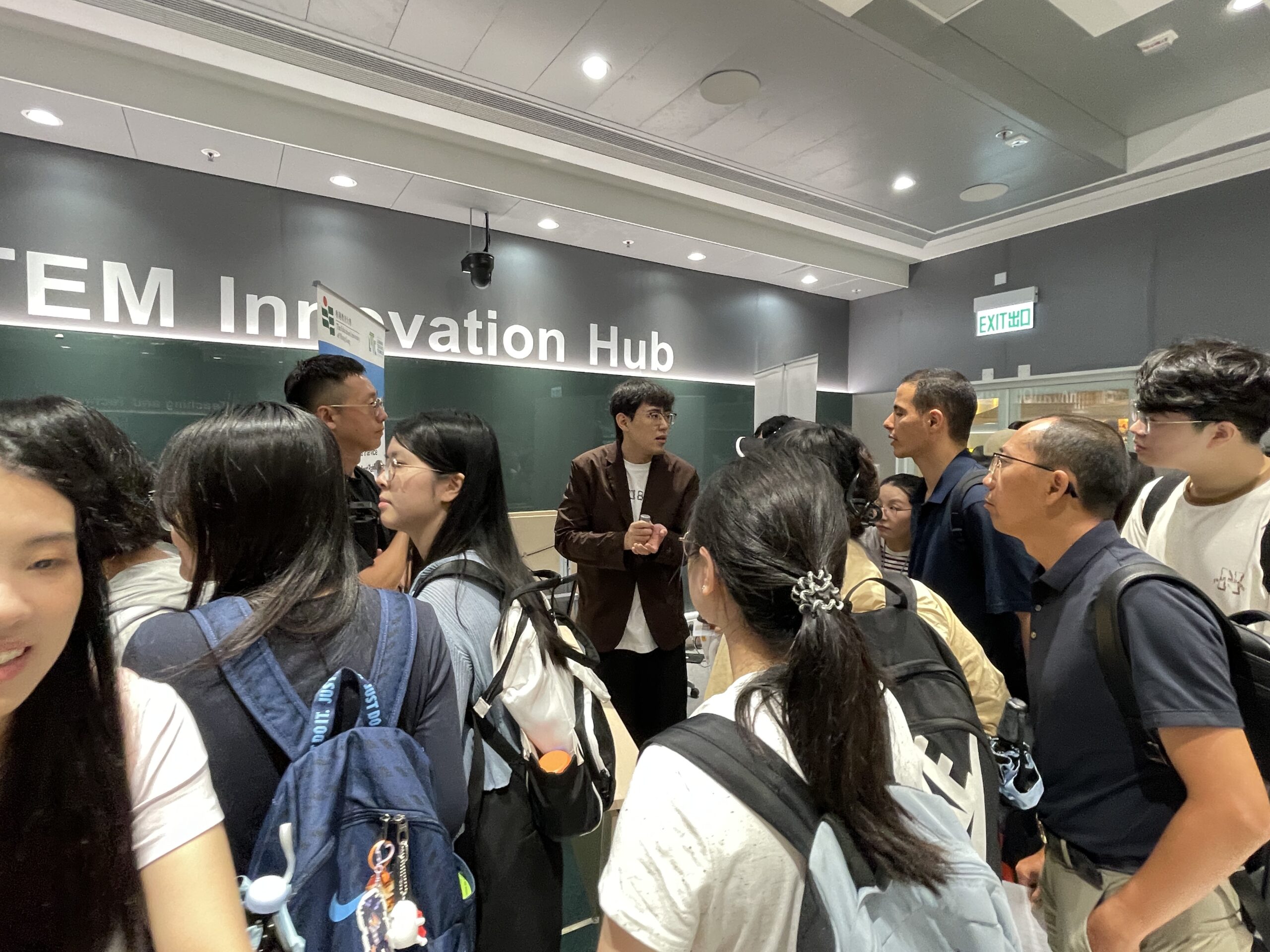 Humanoid Robot Debuts at EdUHK LTTC Roadshow: 42 Educational‑Technology Workshops Open for Registration