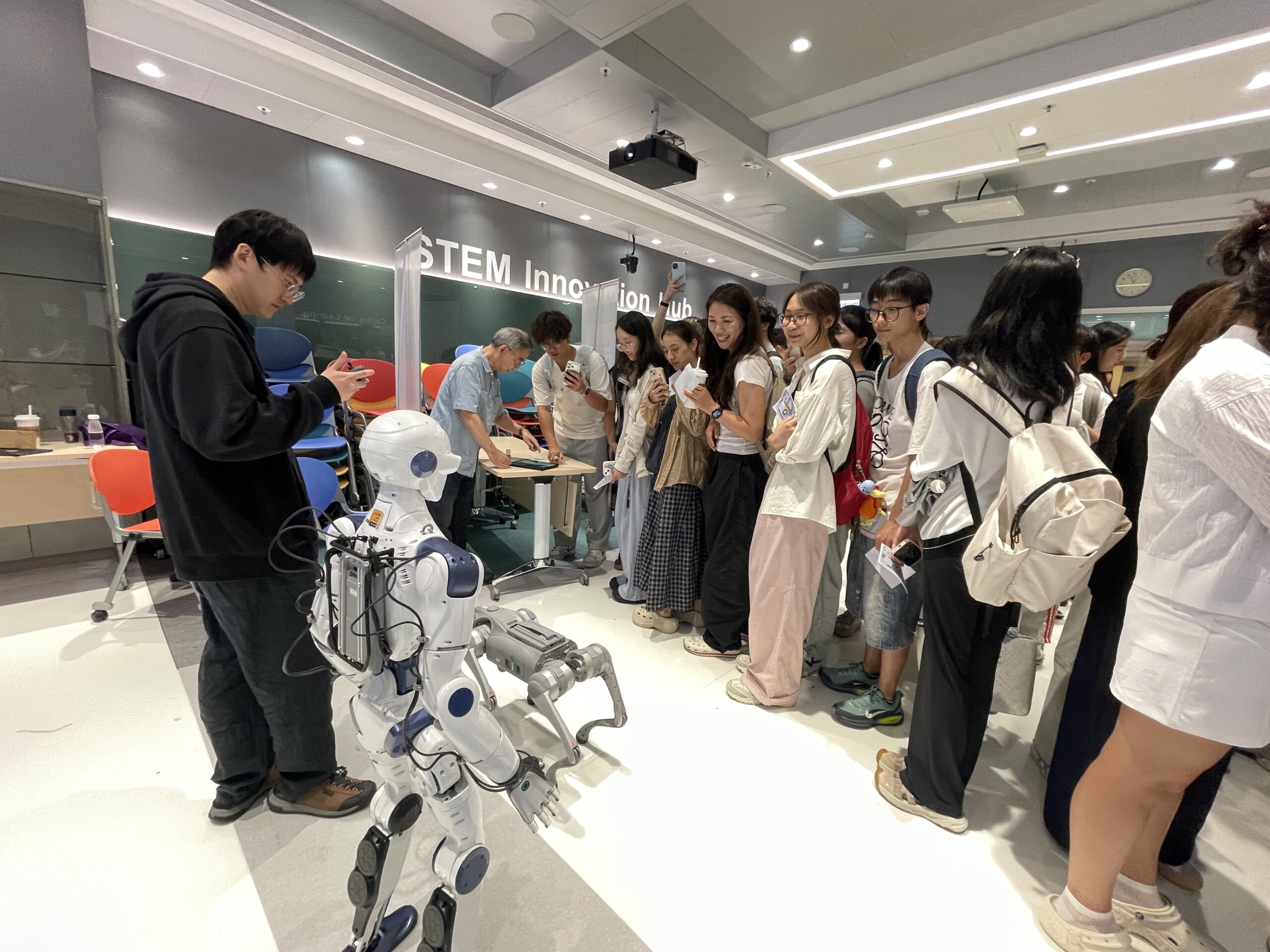 Humanoid Robot Debuts at EdUHK LTTC Roadshow: 42 Educational‑Technology Workshops Open for Registration